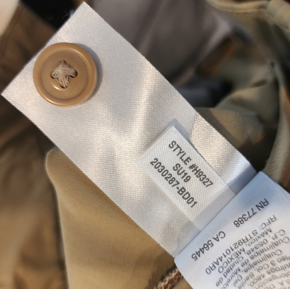 NWT J. Crew 9" Tech Shorts. Khaki. Men's size 29. - Picture 11 of 16